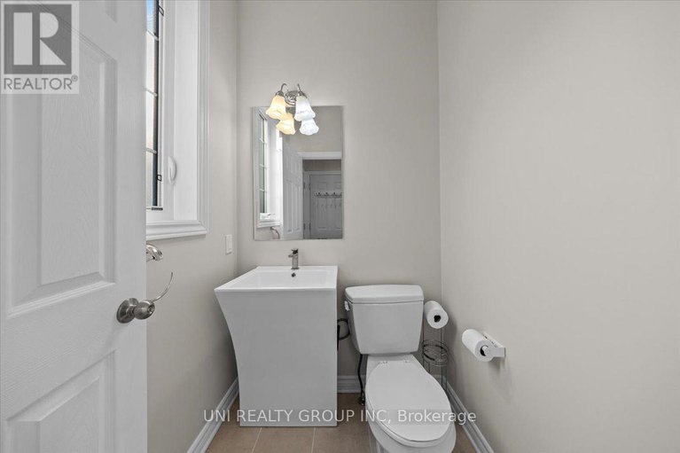 28615554/1253-shillington-avenue/carlington/ottawa/ontario/K1Z8A1_28