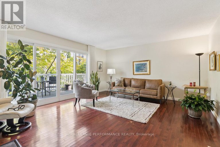 28847039/5-forsyth-lane/crystal-beach/ottawa/ontario/K2H9H1_12