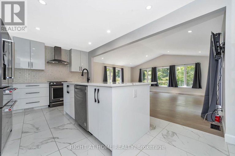 27937826/6200-russell-road-e/carlsbad-springs/ottawa/ontario/K0A1K0_8