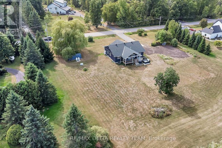 28754797/4645-mcneely-rd-road/sarsfieldbearbrook/ottawa/ontario/K4B1J1_40
