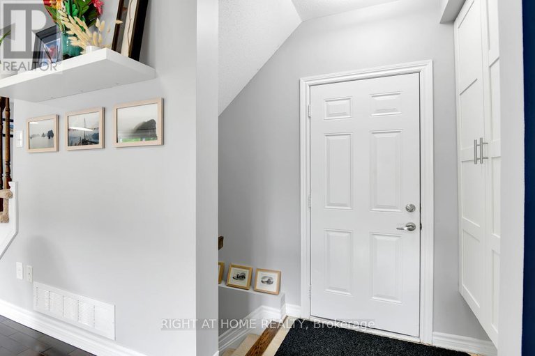 28517168/414-vendevale-avenue/stittsville-north/ottawa/ontario/K2S0M6_23