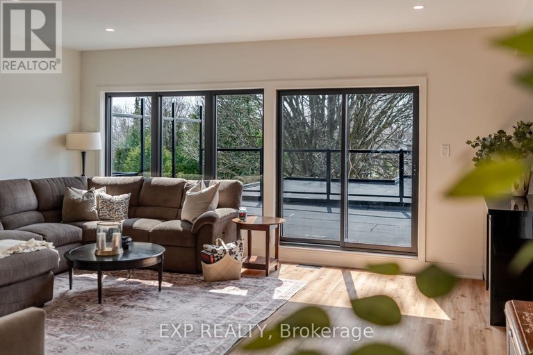 29441745/12-viewmount-drive/meadowlandscrestview/ottawa/ontario/K2G1R5_29