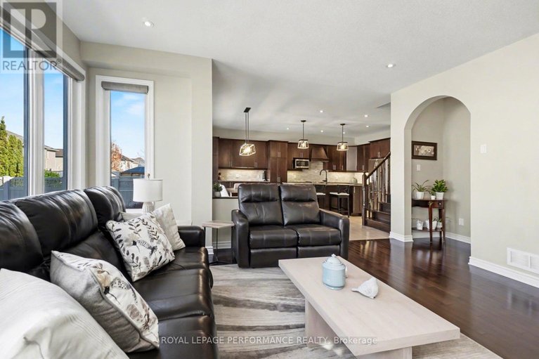 29633975/1828-mickelberry-crescent/notting-hillsummerside/ottawa/ontario/K4A0P2_8