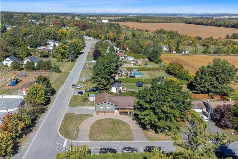 28896126/2217-lapointe-street/clarencerockland-twp/clarence-rockland/ontario/K0A1E0_43