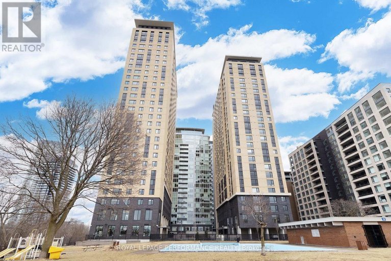 29665093/1118-105-champagne-avenue-s/west-centre-town/ottawa/ontario/K1S5E5_31