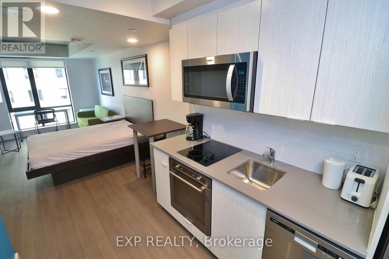 28905397/2308-105-champagne-avenue-s/west-centre-town/ottawa/ontario/K1S4P3_4