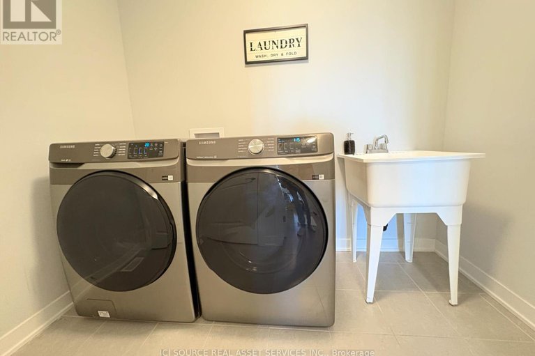 29263044/617-quilter-row/goulbourn-twp-from-franktown-rdsouth-to-rideau/ottawa/ontario/K0A2Z0_25