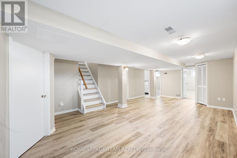 28386373/3-millbrook-crescent/city-viewskylinefisher-heightsparkwood-hills/ottawa/ontario/K2E5B6_24