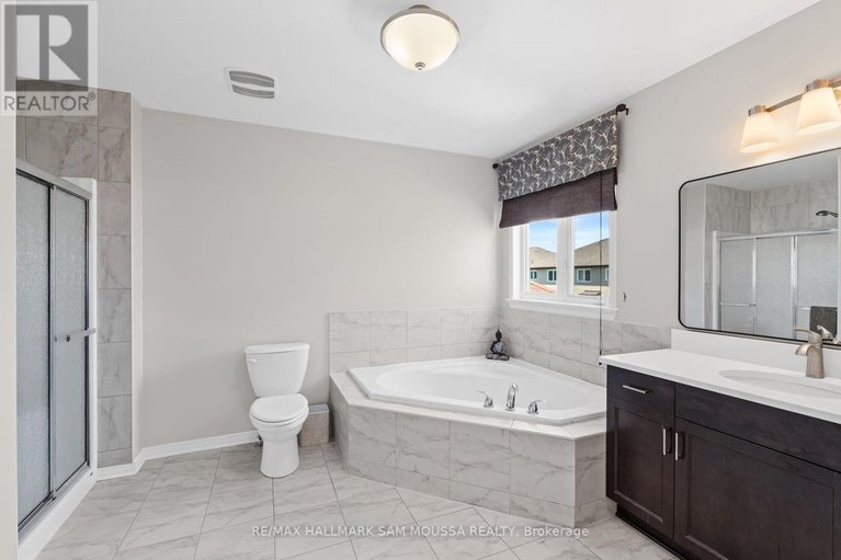 28378170/295-harthill-way/heritage-park/ottawa/ontario/K2J0P3_32