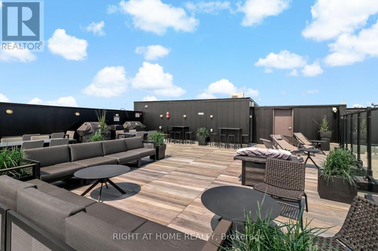 28693588/2102-20-daly-avenue/sandy-hill/ottawa/ontario/K1N0C6_17