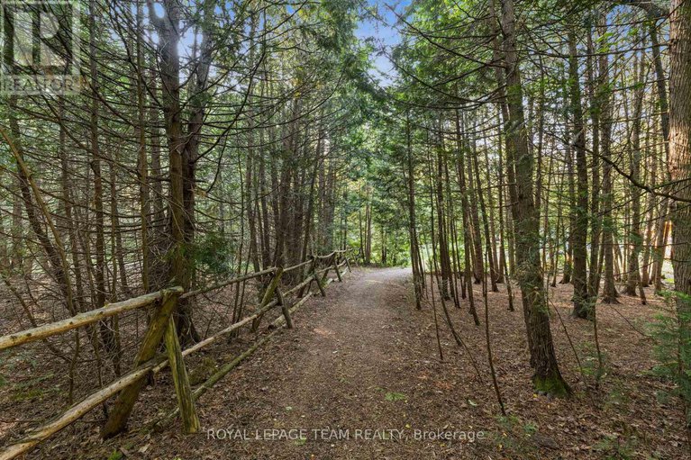 28313084/6005-earlscourt-crescent/manotick-east-to-manotick-station/ottawa/ontario/K4M1K2_43