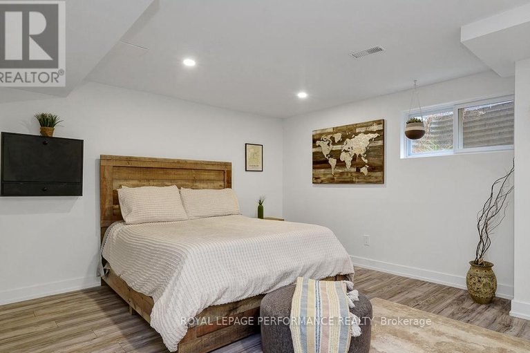 29674269/510-foxview-place/cfb-rockcliffe-and-area/ottawa/ontario/K1K4C4_37