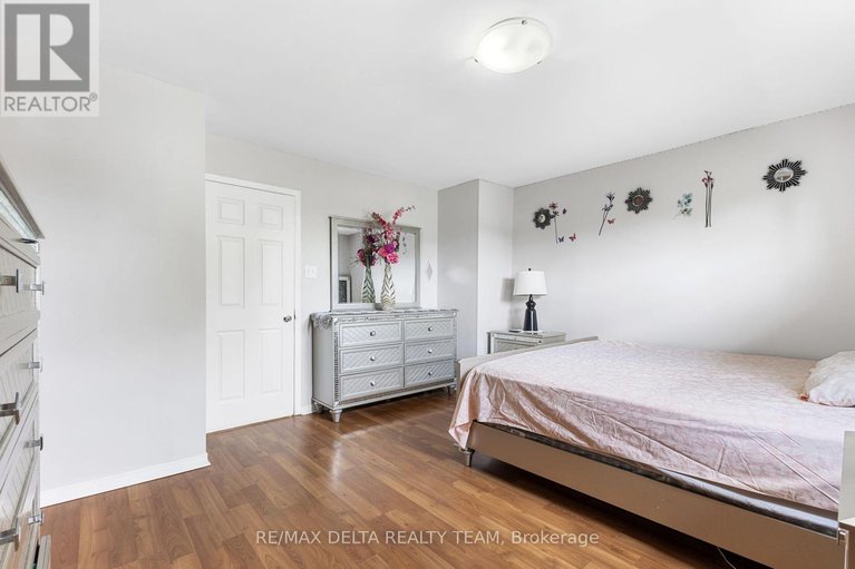 28461671/1401-coulter-place/bilberry-creekqueenswood-heights/ottawa/ontario/K1E3H9_22