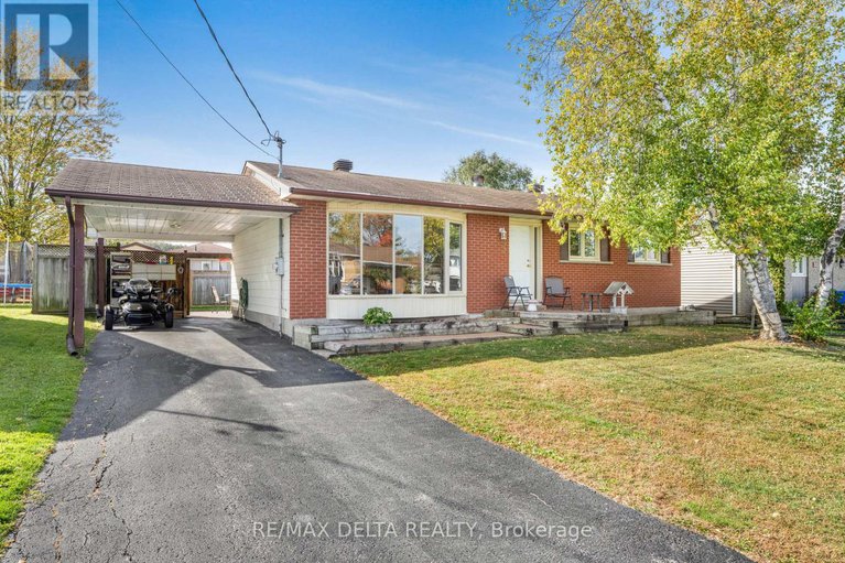 28986130/722-nicole-street/town-of-rockland/clarence-rockland/ontario/K4K1G4_2
