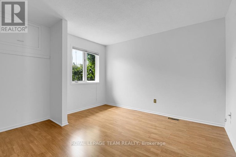 28798160/16-chickasaw-crescent/bridlewood/ottawa/ontario/K2M1M4_23