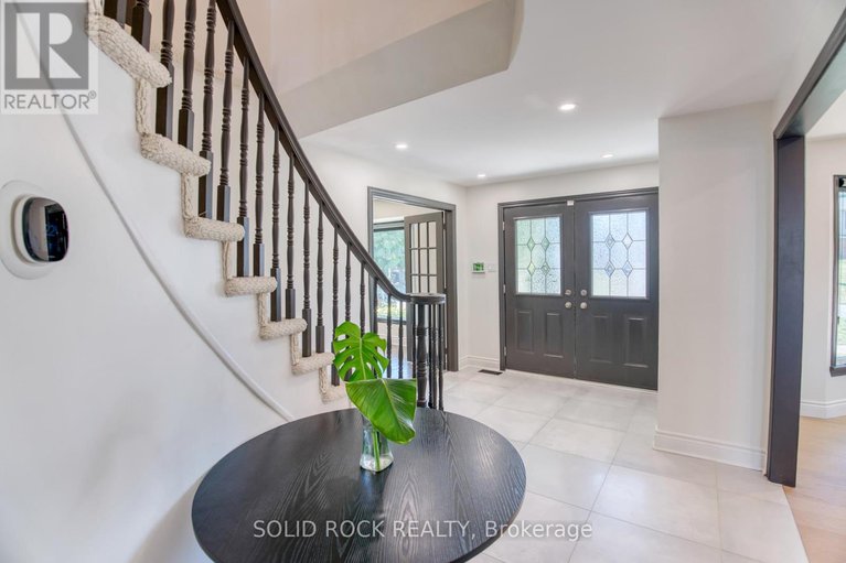 28874945/13-weatherwood-crescent/pineglencountry-place/ottawa/ontario/K2E7C5_2