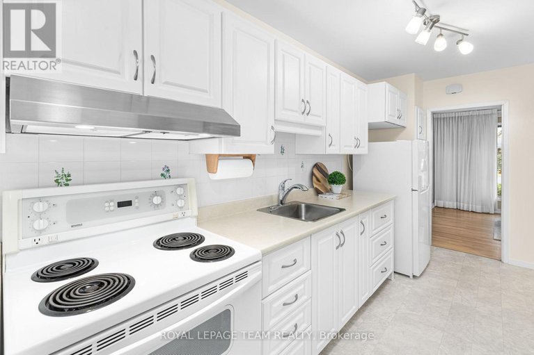 29618912/30-elmsley-crescent/arbeatha-park/ottawa/ontario/K2H6V3_17