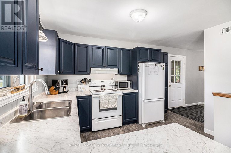 28804452/66-front-street/finch/north-stormont/ontario/K0C1K0_15