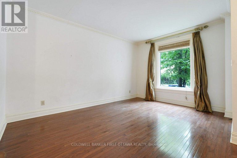 28976425/543-besserer-street/sandy-hill/ottawa/ontario/K1N6C6_5