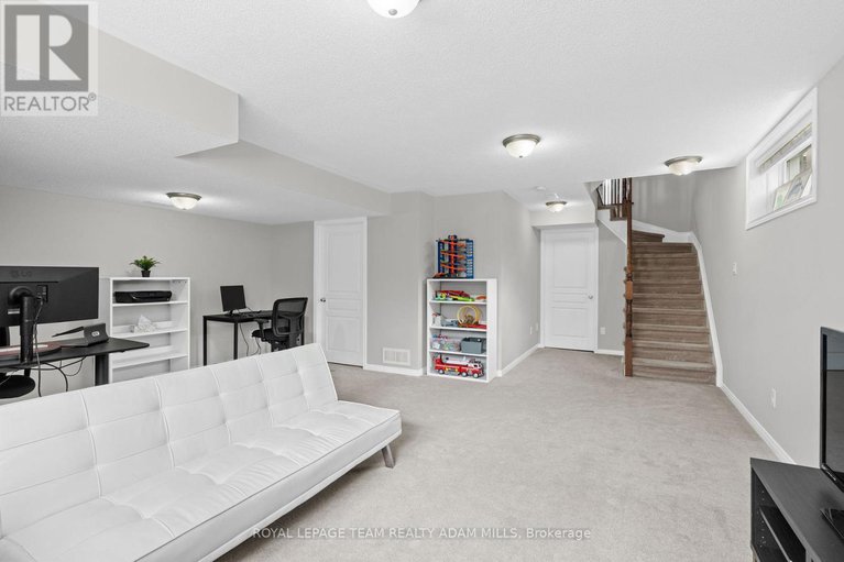 28591916/1543-carronbridge-circle/emerald-meadowstrailwest/ottawa/ontario/K2M0G8_39