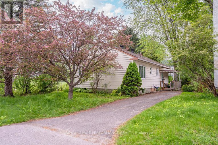 28070954/167-mafeking-avenue/manor-park/ottawa/ontario/K1K2V4_1