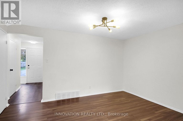 28915689/26-corley-private/heron-gateindustrial-park/ottawa/ontario/K1V8T7_18