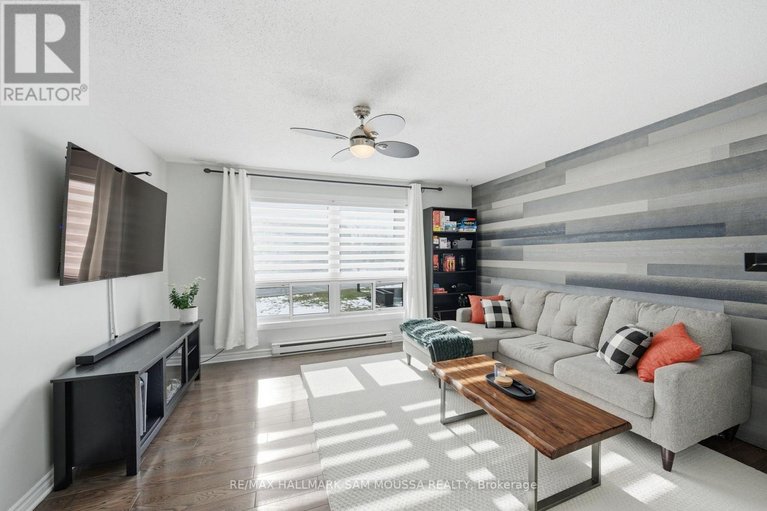 29571968/b-25-woodvale-green/craig-henrywoodvale/ottawa/ontario/K2G4H3_8