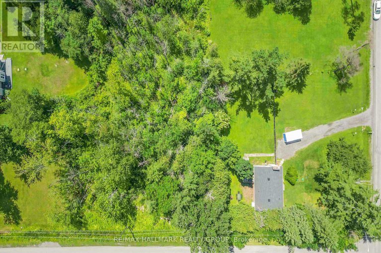 28579608/1048-kerwin-road/kanata-north-east/ottawa/ontario/K2K1X7_32