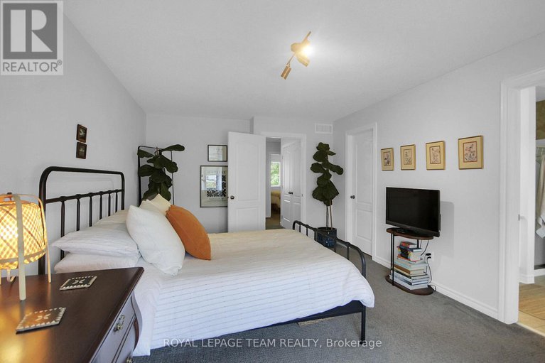 28677603/112-talltree-crescent/stittsville-central/ottawa/ontario/K2S0A9_16