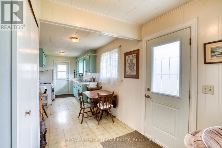 28469840/329-wylie-street/almonte/mississippi-mills/ontario/K0A1A0_19