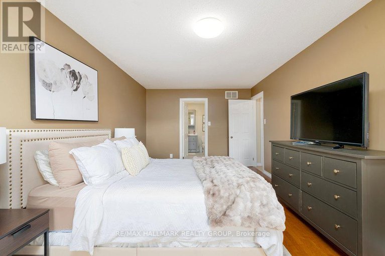 28623140/1656-canemore-crescent/fallingbrookpineridge/ottawa/ontario/K4A1S6_20