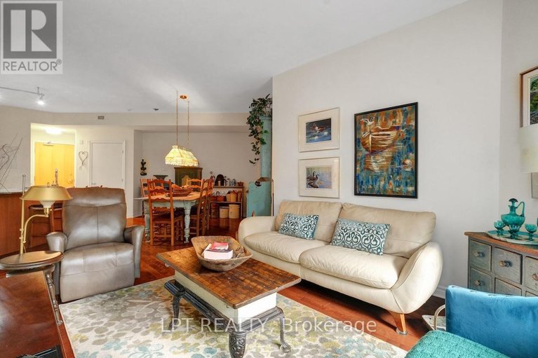 28929558/102-205-bolton-street/lower-townbyward-market/ottawa/ontario/K1N1K7_18