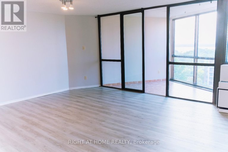 29448917/1516-2871-richmond-road/britannia-heights/ottawa/ontario/K2B8M5_16