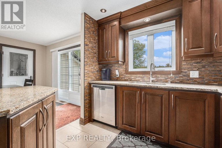 28799332/16-landriault-avenue/champlain-twp/champlain/ontario/K0B1K0_14
