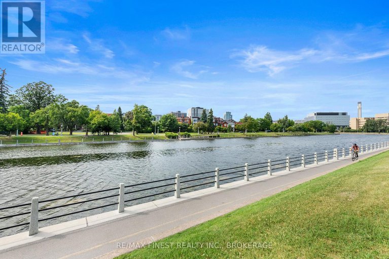 28682071/5-111-echo-drive/ottawa-east/ottawa/ontario/K1S5K8_27