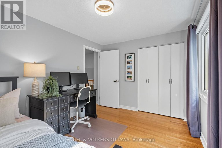 28842366/1800-devlin-crescent/playfair-park/ottawa/ontario/K1H5T6_23