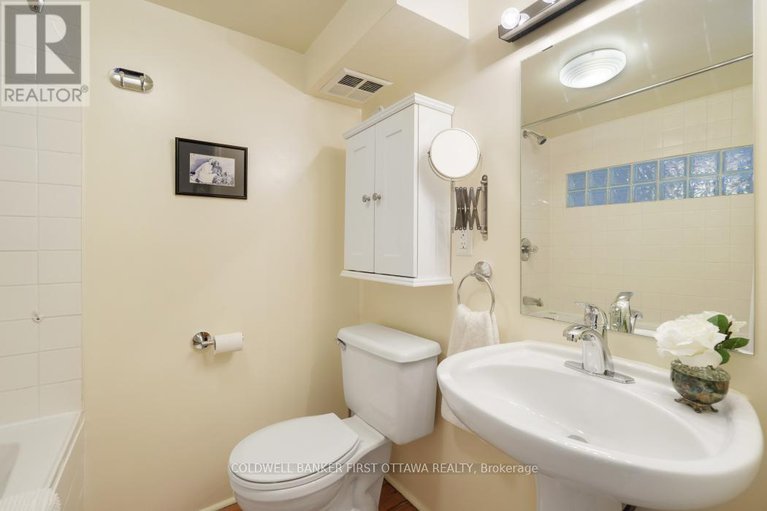 28678852/405-589-rideau-street/lower-town/ottawa/ontario/K1N6A1_23
