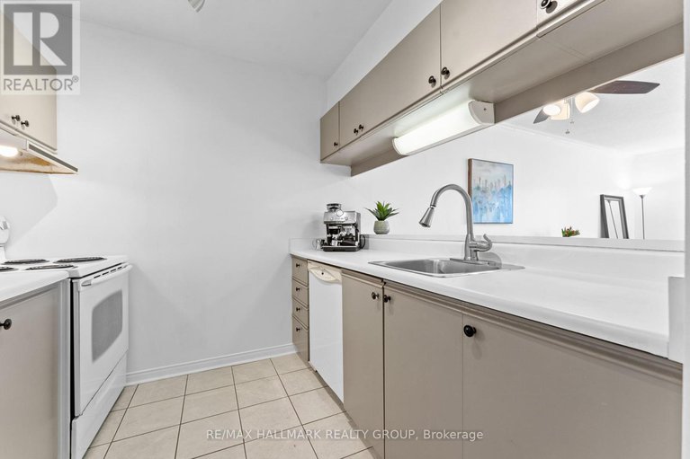 28544360/104-1099-cadboro-road/carson-grove/ottawa/ontario/K1J9K4_11
