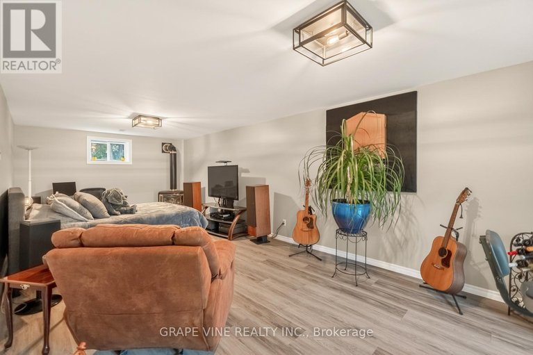 29611592/119-sierra-woods-drive/huntley-ward-south-west/ottawa/ontario/K0A1L0_32