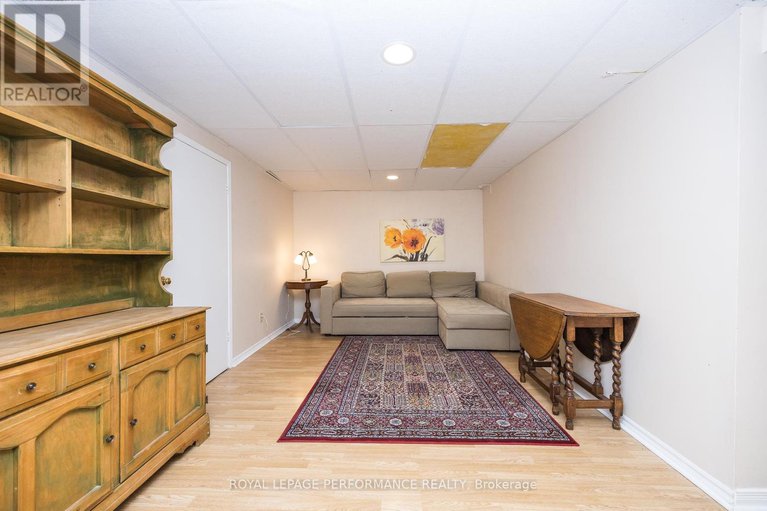 28471884/49-reaney-court/beaverbrook/ottawa/ontario/K2K1W7_36