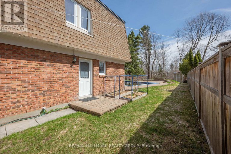 29639212/23-riverbrook-road/arlington-woods/ottawa/ontario/K2H7W7_39