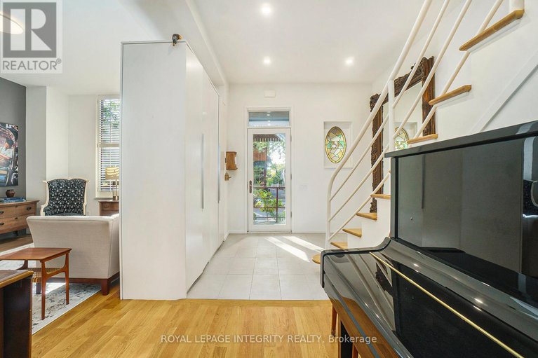 28914148/45-mcleod-street/ottawa-centregolden-triangle/ottawa/ontario/K2P0Z4_4
