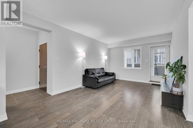 29121781/b-1067-beryl-private/riverside-southgloucester-glen/ottawa/ontario/K1V2M4_7