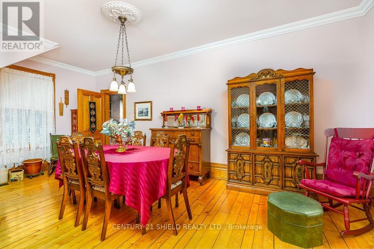 29622783/48-st-george-street-e/alexandria/north-glengarry/ontario/K0C1A0_11