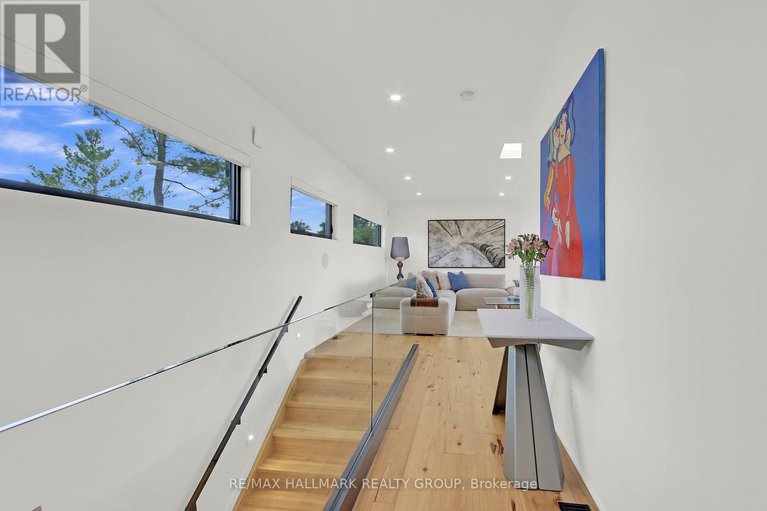 28484970/227-grandview-road/crystal-bayrocky-point/ottawa/ontario/K2H8B9_7