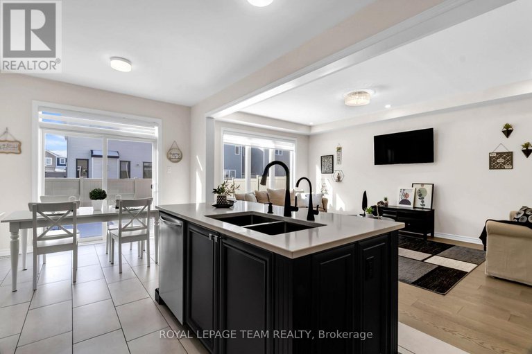 28395434/906-nokomis-place/half-moon-bay/ottawa/ontario/K2J6T2_14
