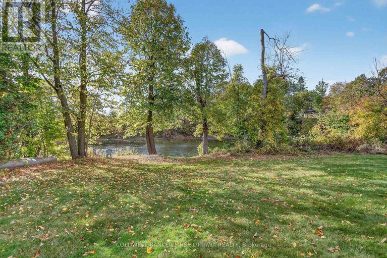28956682/5228-mclean-crescent/manotick-long-island-nicholls-island/ottawa/ontario/K4M1G2_19
