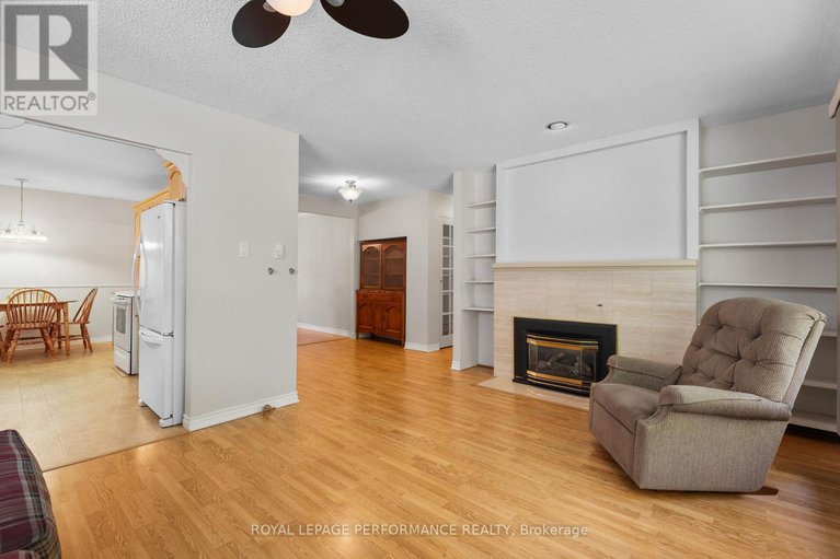 28945911/5-revol-road/merivale-gardens/ottawa/ontario/K2G0B8_17