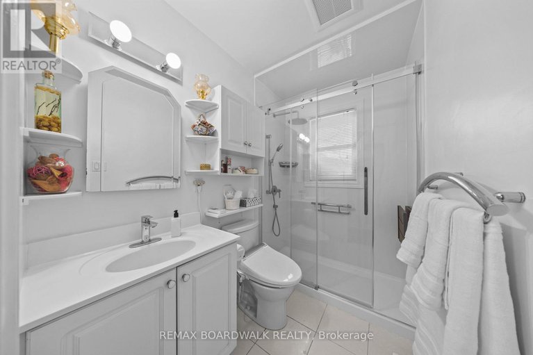 29393366/961-kingsmere-avenue/mckellar-heightsglabar-park/ottawa/ontario/K2A3K3_15