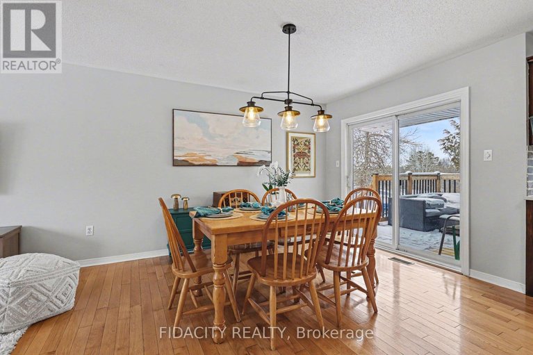 29603147/266-clifford-campbell-street/fitzroy/ottawa/ontario/K0A1X0_7